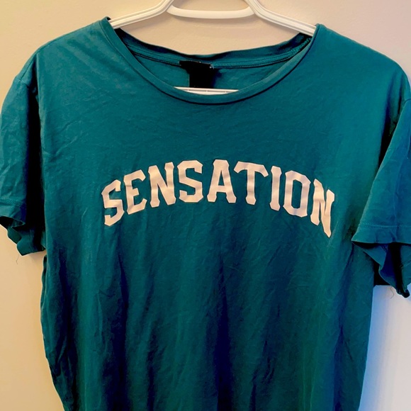 Comfortable t shirt .. Never worn - Picture 1 of 3